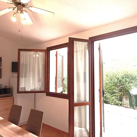 בית נופש Villino Monte Nai
